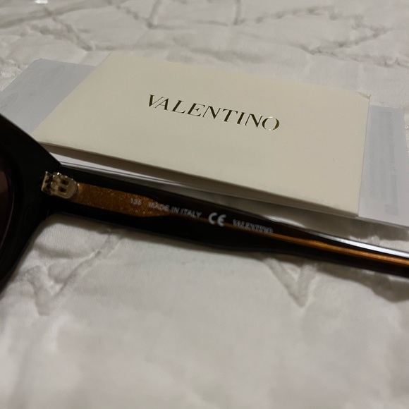 🍃💕NIB Valentino Mauve Pearl Lace Cateye Sunnies - Picture 9 of 9